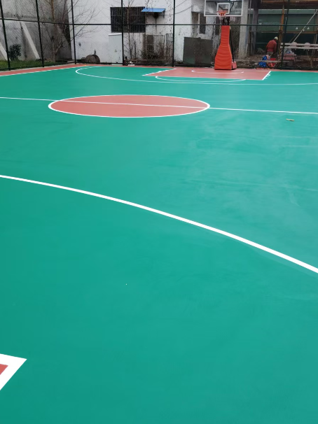 牡丹 球场长期使用易出现地面开裂